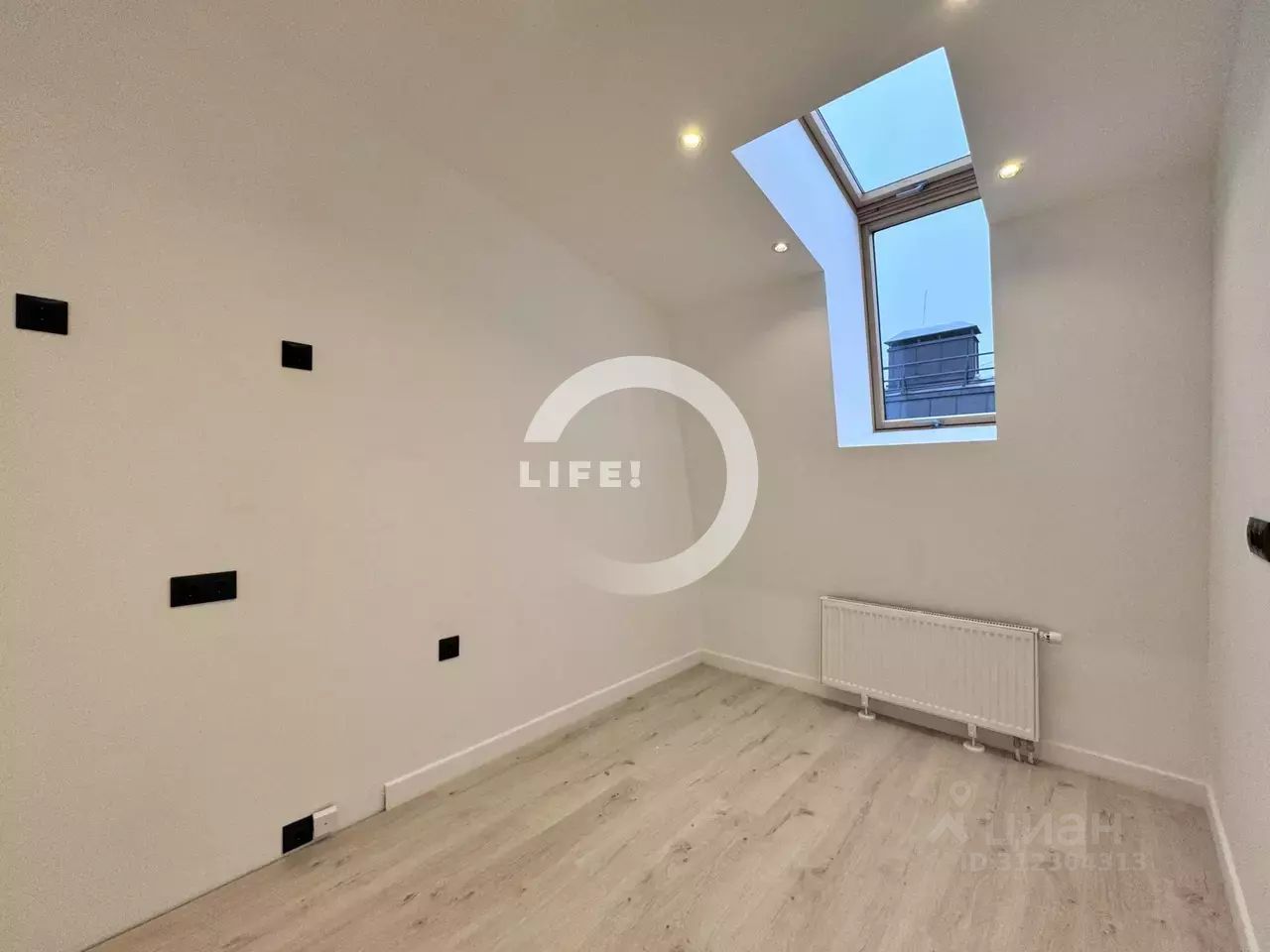 Продажа 1-комн квартиры на вторичном рынке 4-я Васильевского острова линия, 51