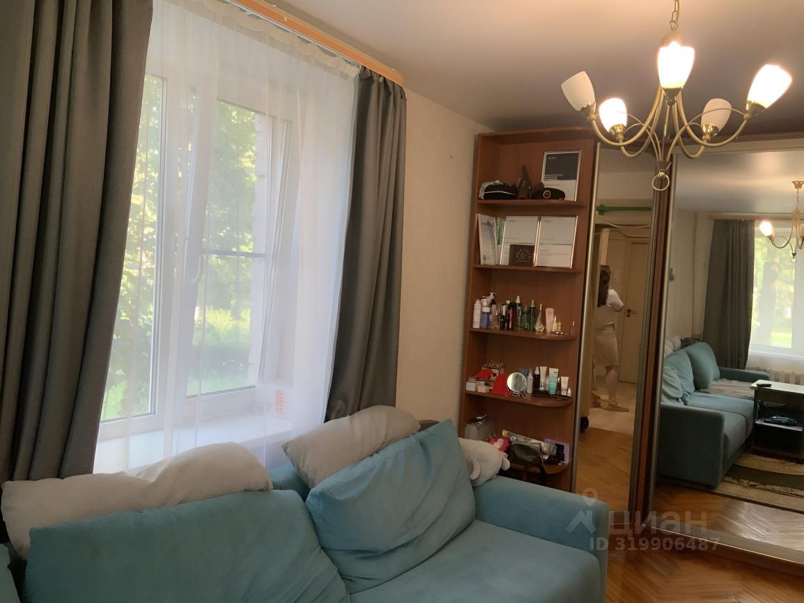 Продажа 2-комн квартиры на вторичном рынке пос. Стрельна, Санкт-Петербургское шоссе, 90