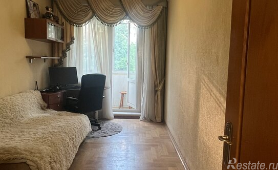 Продажа 3-комн квартиры на вторичном рынке Абрамцевская улица,  д. 5