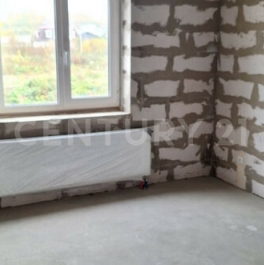 Продажа 2-комн квартиры на вторичном рынке Пикколово, Петровская улица,  д. 18 к2