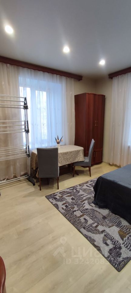 Аренда 2-комн квартиры на вторичном рынке Республиканская улица, 14