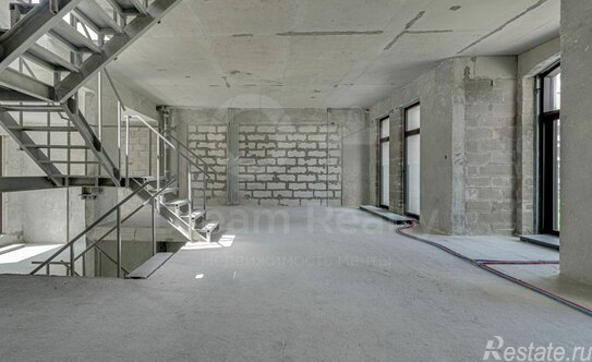 Продажа 4-комн квартиры на вторичном рынке ул Нежинская,  д. 5,  к. 2