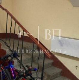 Продажа 3-комн квартиры на вторичном рынке улица Декабристов,  д. 33