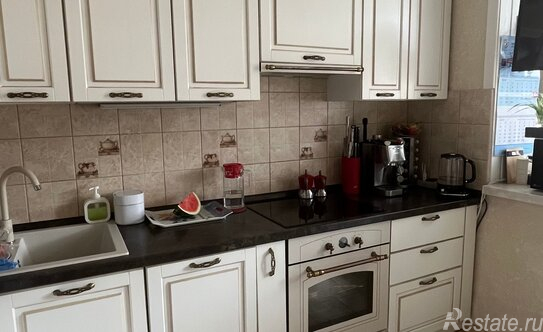 Продажа 3-комн квартиры на вторичном рынке ул Острякова,  д. 9