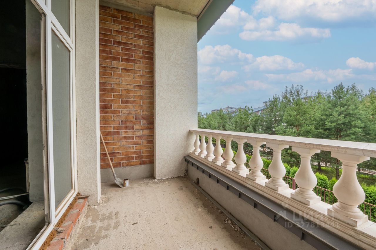 Продажа 3-комн квартиры на вторичном рынке Азарово Северное кп, д. Семенково, улица Каштановая,  д. 25