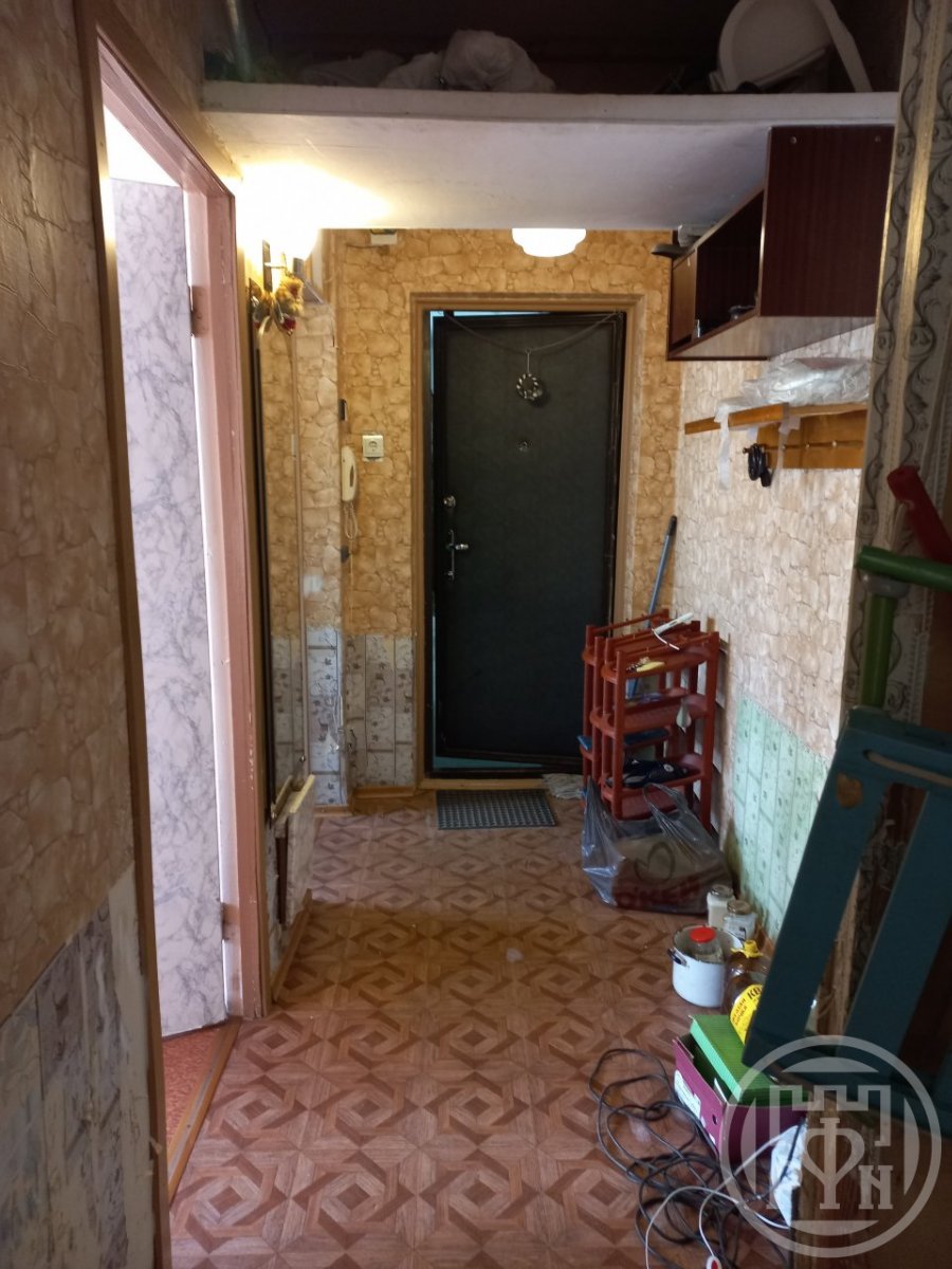 Продажа 3-комн квартиры на вторичном рынке Ломоносов г., Победы ул. ,  д. 36,  к. 2