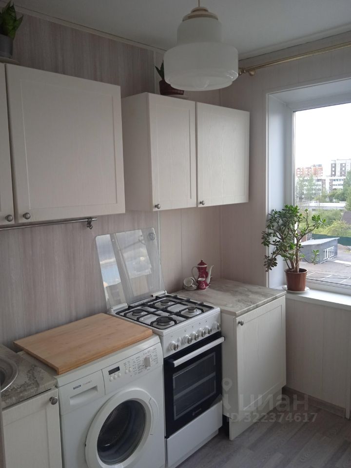 Продажа 2-комн квартиры на вторичном рынке Тосно г., улица Советская, 12