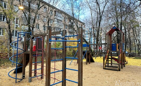 Продажа 2-комн квартиры на вторичном рынке Живописная улица,  д. 4 к4