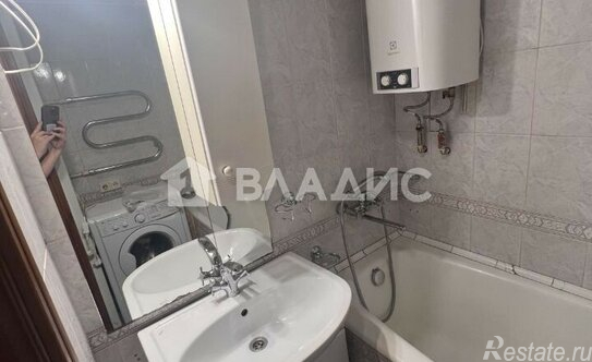 Продажа 3-комн квартиры на вторичном рынке Подольск г, Климовск мкр, Индустриальная ул,  д. 9