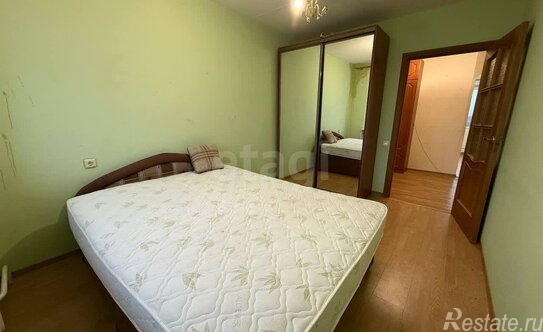 Продажа 3-комн квартиры на вторичном рынке Волхов, Южный б-р,  д. 5