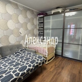 Продажа 2-комн квартиры на вторичном рынке улица Оптиков,  д. 52 к1