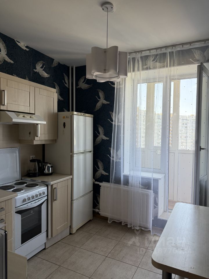 Аренда 1-комн квартиры на вторичном рынке проспект Славы, 52к1