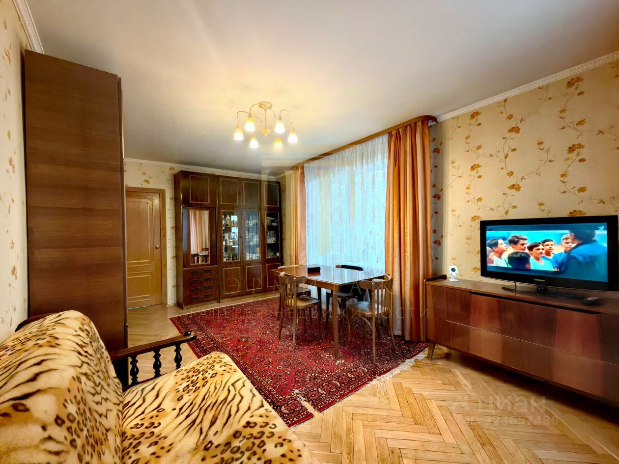 Продажа 3-комн квартиры на вторичном рынке Железноводская улица, 42