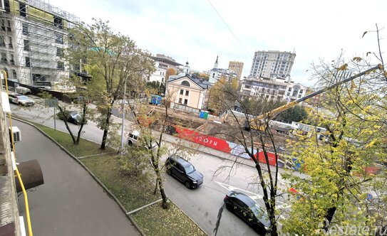 Продажа 3-комн квартиры на вторичном рынке Вражский 1-й пер,  д. 4