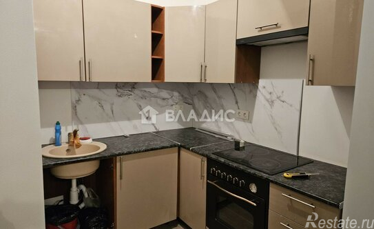 Продажа 1-комн квартиры на вторичном рынке Новозаводская улица,  д. 2 к5