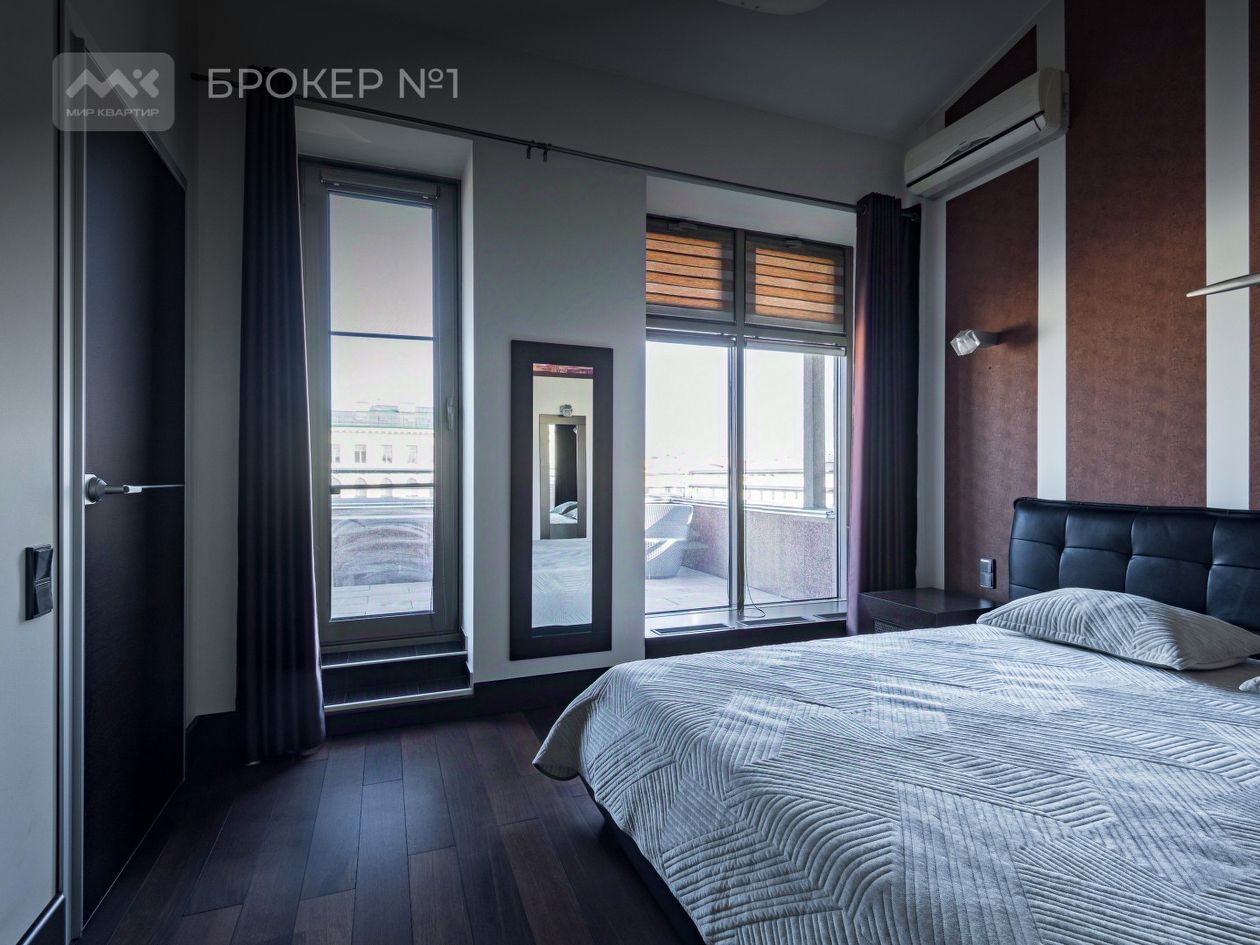 Продажа 4-комн квартиры на вторичном рынке набережная Реки Фонтанки, 1