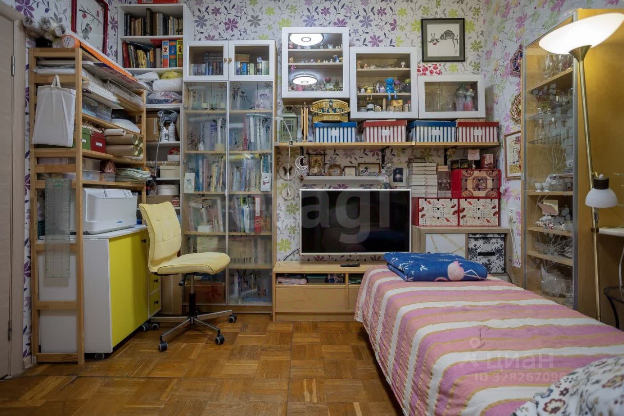 Продажа 2-комн квартиры на вторичном рынке Кронштадт, Якорная площадь, кА