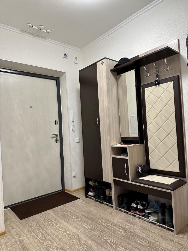 Продажа 2-комн квартиры на вторичном рынке Мурино, улица Шоссе в Лаврики, 57к3