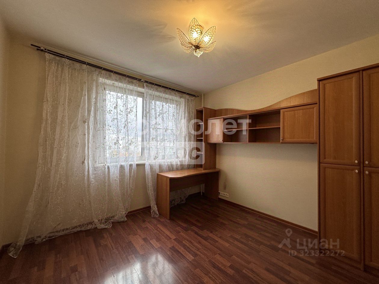 Продажа 3-комн квартиры на вторичном рынке Батайский проезд, 5