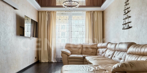 3-комн квартира улица Адмирала Коновалова,  д. 2-4