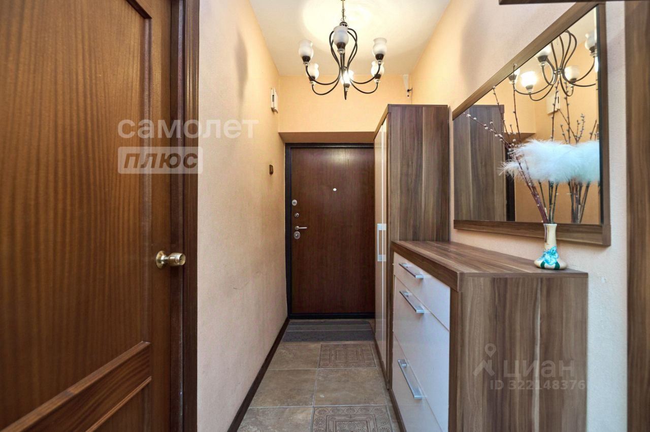 Продажа 3-комн квартиры на вторичном рынке Звездный бульвар, 14