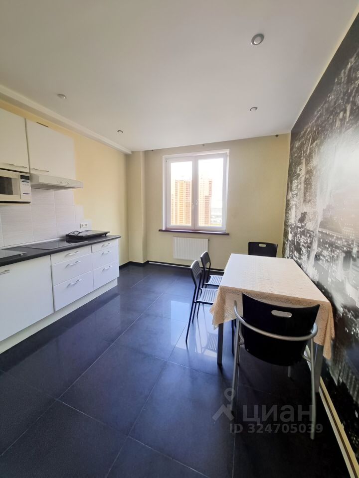 Аренда 2-комн квартиры на вторичном рынке Яхтенная улица, 1к1