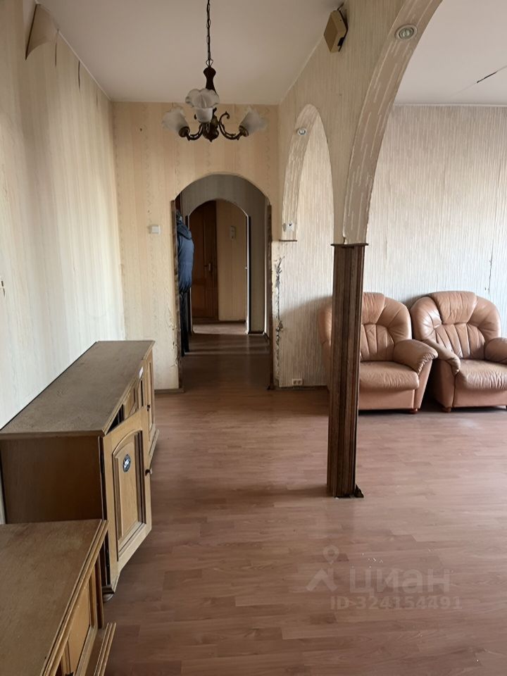 Продажа 3-комн квартиры на вторичном рынке Осташковская улица, 26