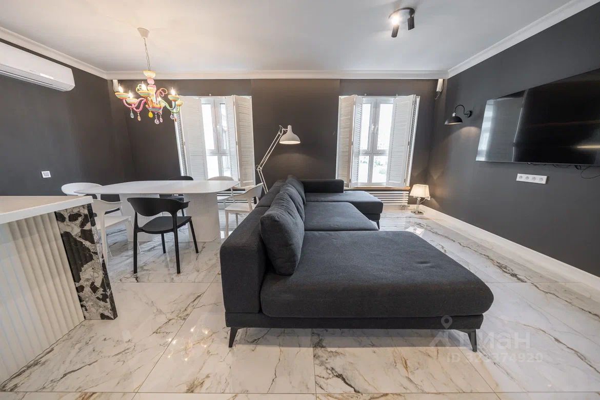 Аренда 4-комн квартиры на вторичном рынке Московский проспект, 71к2