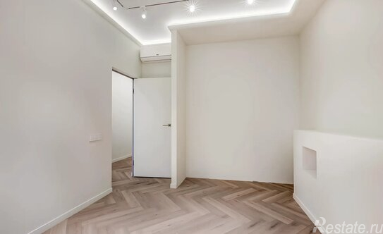 Продажа 4-комн квартиры на вторичном рынке Котляковский 1-й пер,  д. 2А к2