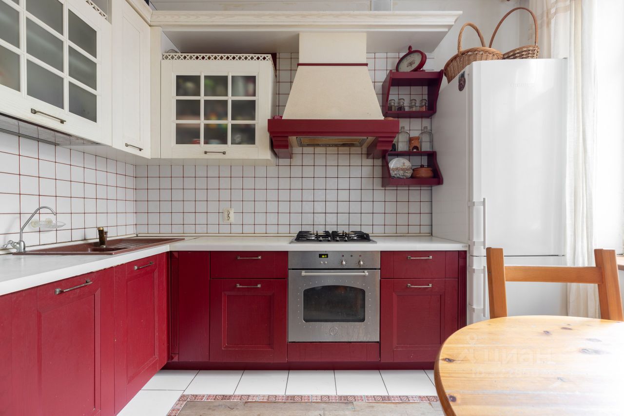 Продажа 2-комн квартиры на вторичном рынке улица Гастелло, 26