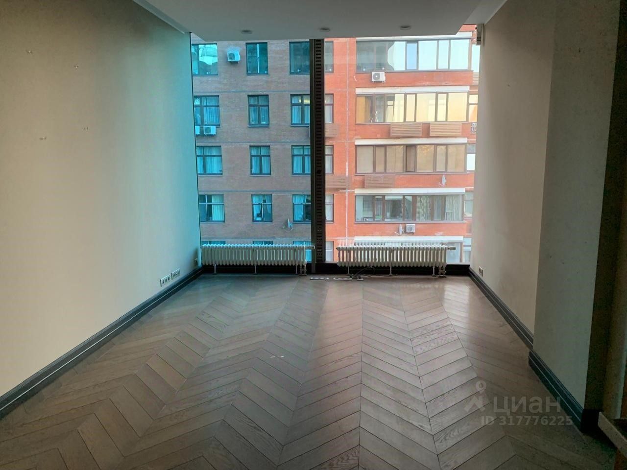 Продажа 5-комн квартиры на вторичном рынке улица Климашкина, 17С2