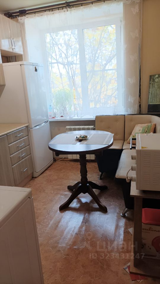 Продажа 2-комн квартиры на вторичном рынке улица Руставели, 52