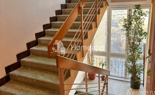 Продажа 4-комн квартиры на вторичном рынке ул Мосфильмовская,  д. 11,  к. 2