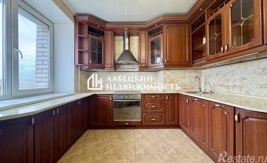 Продажа 3-комн квартиры на вторичном рынке Российский проспект