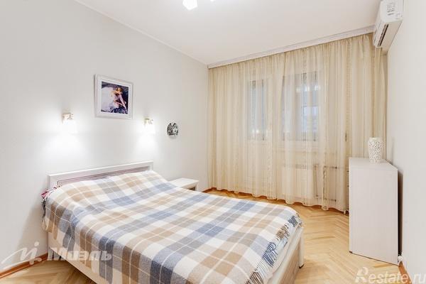 Продажа 4-комн квартиры на вторичном рынке 12-я Новокузьминская ул,  д. 6к1