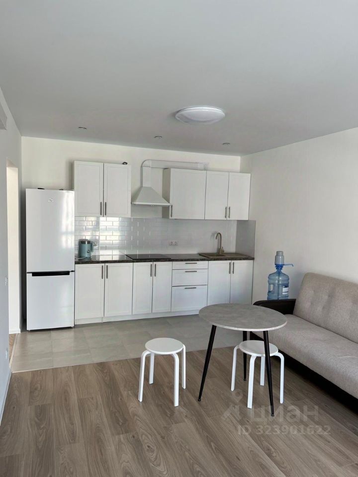 Аренда 3-комн квартиры на вторичном рынке Амурская улица, 2Ак2