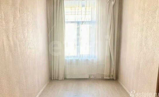 Продажа 4-комн квартиры на вторичном рынке 15-я линия,  д. 86