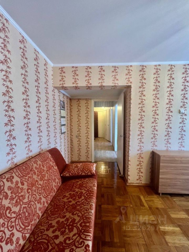 Продажа 3-комн квартиры на вторичном рынке д. Кипень, шоссе Ропшинское, 7