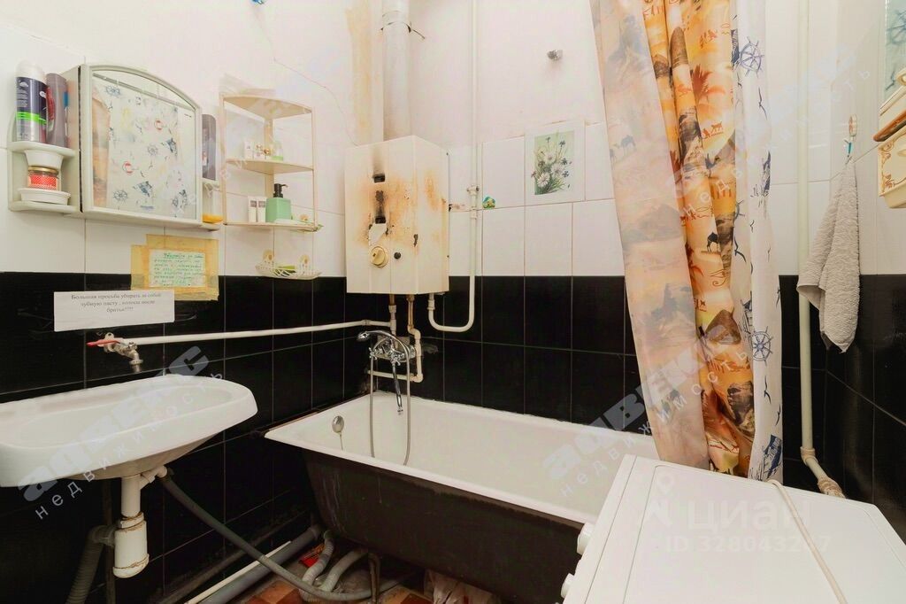 Продажа 4-комн квартиры на вторичном рынке Лиговский проспект, 107