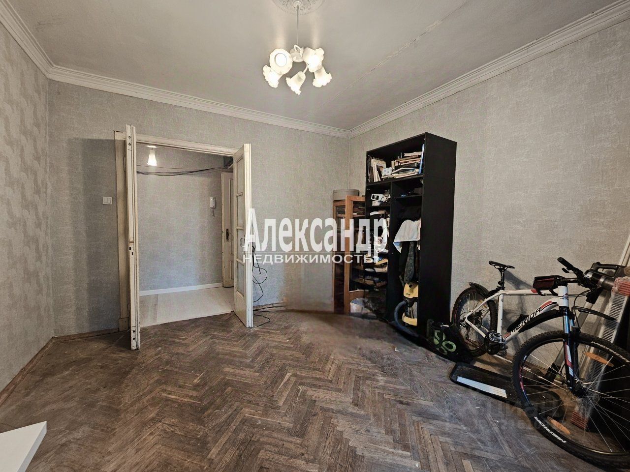 Продажа 2-комн квартиры на вторичном рынке улица Бабушкина, 52