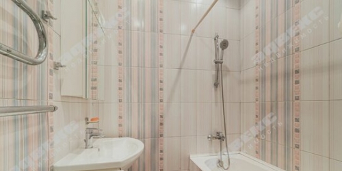 4-комн квартира улица Карла Маркса,  д. 25