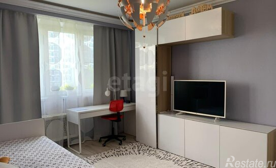 Продажа 3-комн квартиры на вторичном рынке Ленская улица,  д. 28