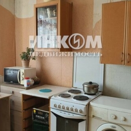 Продажа 2-комн квартиры на вторичном рынке Новопеределкинская улица,  д. 16