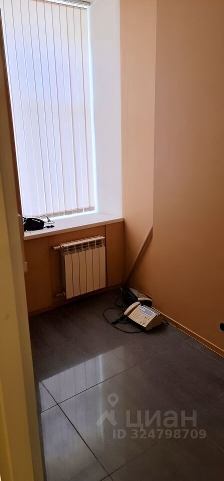 Продажа 6-комн квартиры на вторичном рынке 14-я Васильевского острова линия, 93