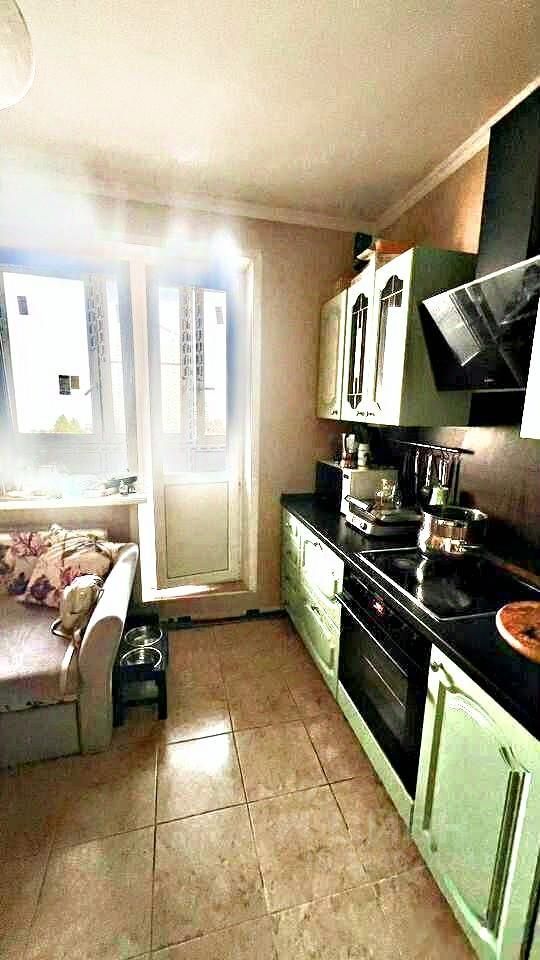 Продажа 4-комн квартиры на вторичном рынке Волжский бульвар, 11