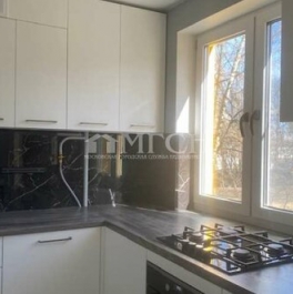 Продажа 4-комн квартиры на вторичном рынке улица Бутлерова,  д. 10