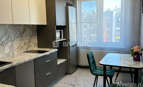 Продажа 1-комн квартиры на вторичном рынке Старорусский пр-кт,  д. 13,  к. 1