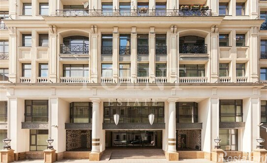 Продажа 3-комн квартиры на вторичном рынке Казарменный пер,  д. 3