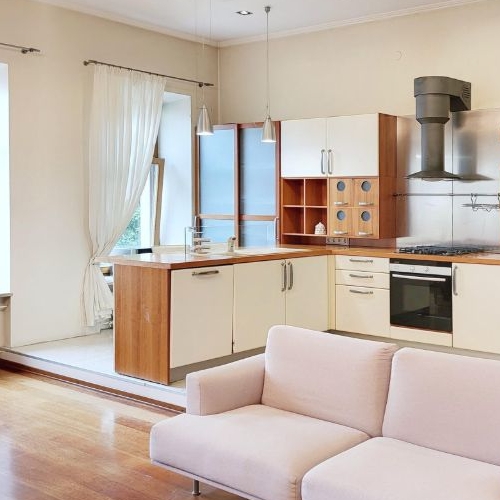 4-комн квартира 13-я Васильевского острова линия, 44