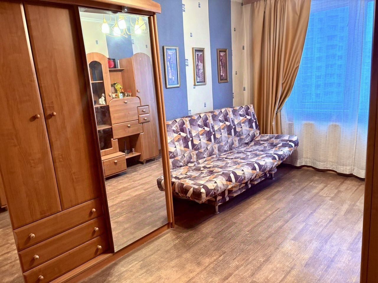 Продажа 3-комн квартиры на вторичном рынке улица Крыленко, 45К3